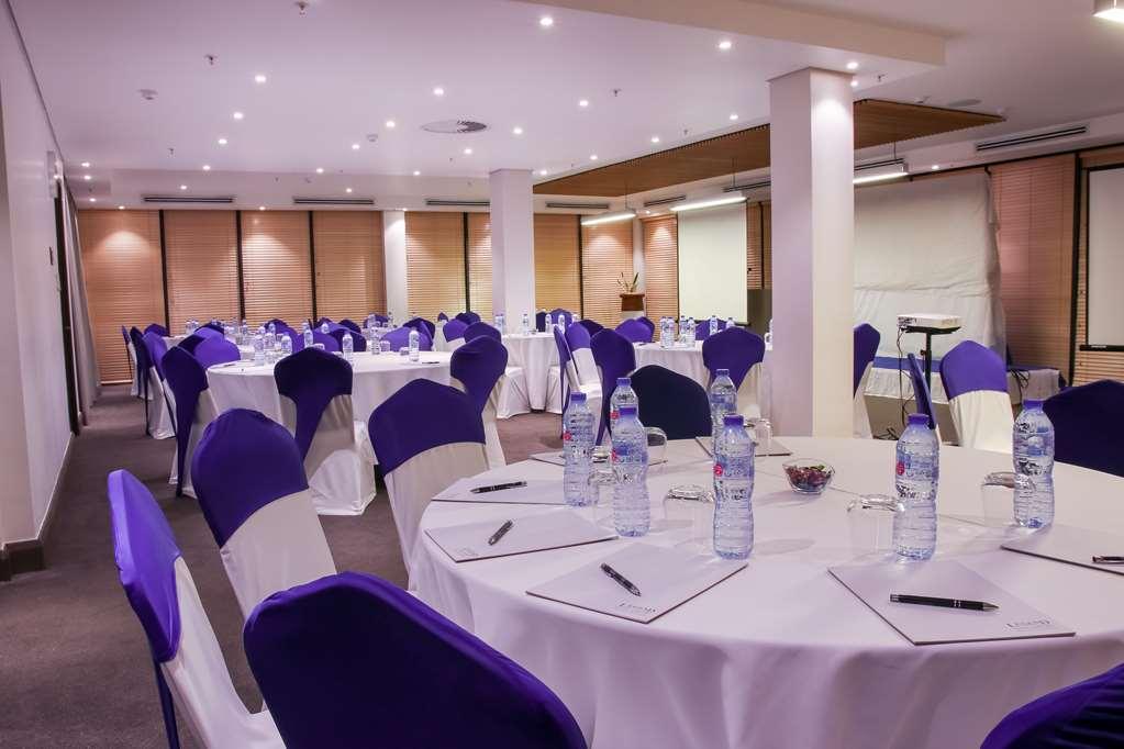 Legend Hotel Lagos Airport, Curio Collection By Hilton Létesítmények fotó
