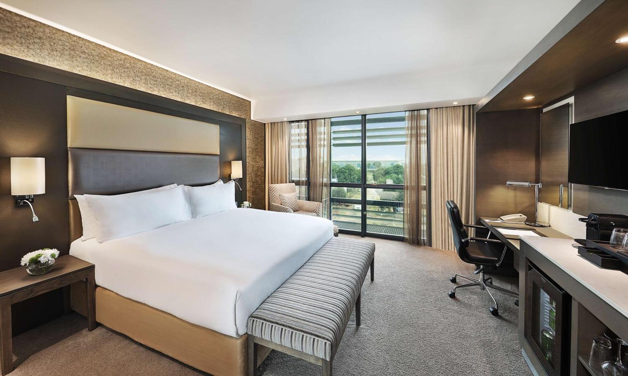 Legend Hotel Lagos Airport, Curio Collection By Hilton Kültér fotó